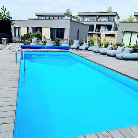 Mikis Apartament, Mano Jura 2, Kunigiskiai * 팔랑가